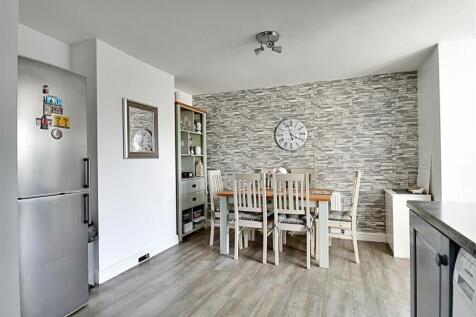 Dining Area.jpg