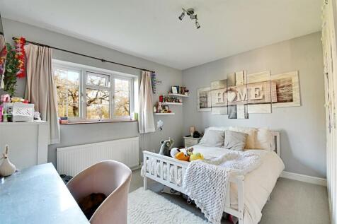 Bedroom 2_1.jpg