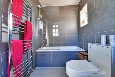 Bathroom 1.jpg