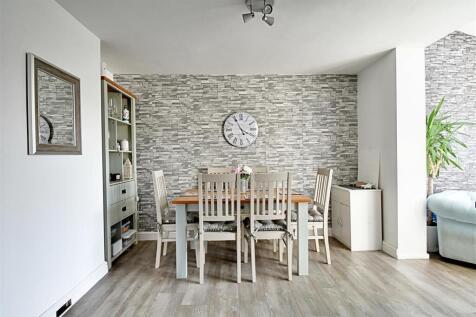 Dining Area 2.jpg