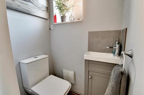 Toilet.jpg