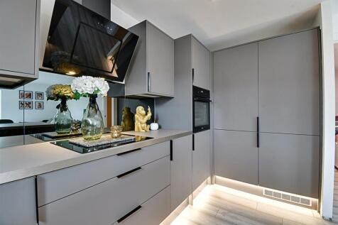 Kitchen 2.jpg