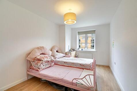 Bedroom 2_1.jpg