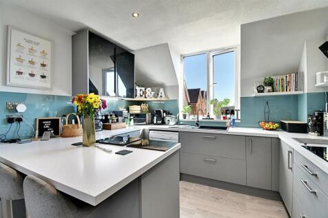 Kitchen 2.jpg