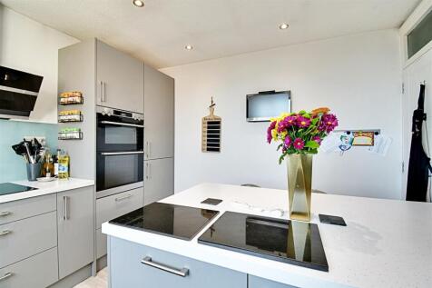 Kitchen 1.jpg