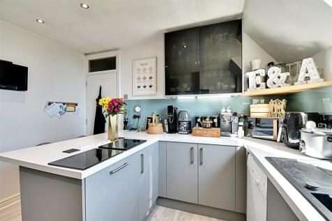 Kitchen 5.jpg