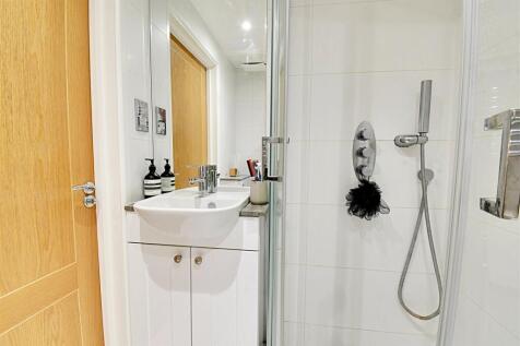 Shower Room 2.jpg