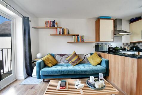 Lounge 2.jpg