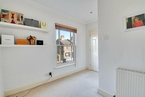 Bedroom 3_3.jpg