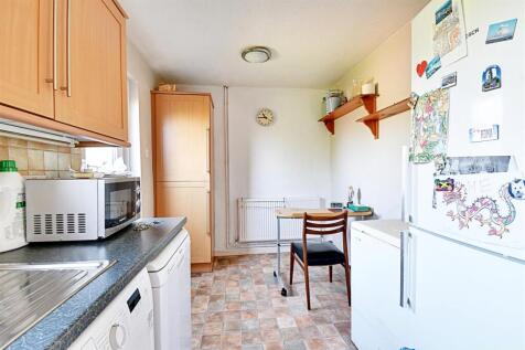 Kitchen 2.jpg