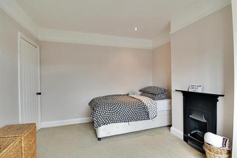 Bedroom 2_2.jpg