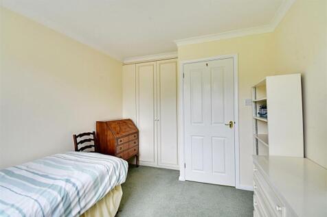 Bedroom 3_2.jpg
