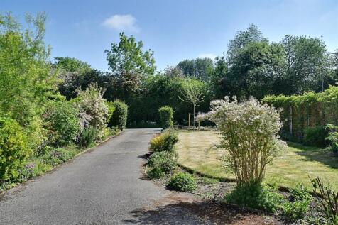 Front Driveway.jpg