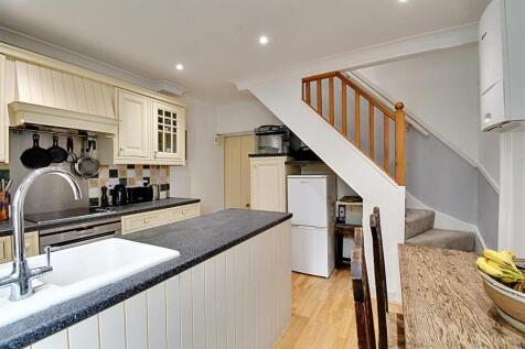 Kitchen 2.jpg