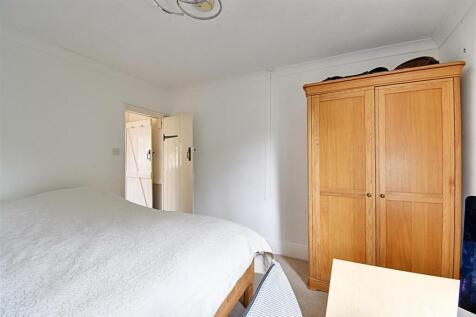 Bedroom 1_2.jpg