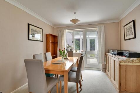Dining Area.jpg