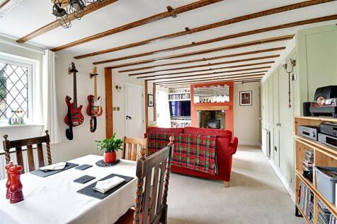 Living Room 1.jpg