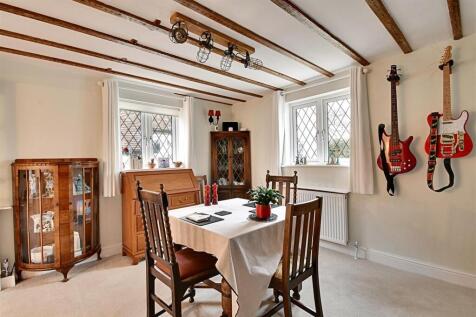 Dining Area.jpg