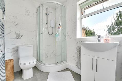Shower Room 1.jpg