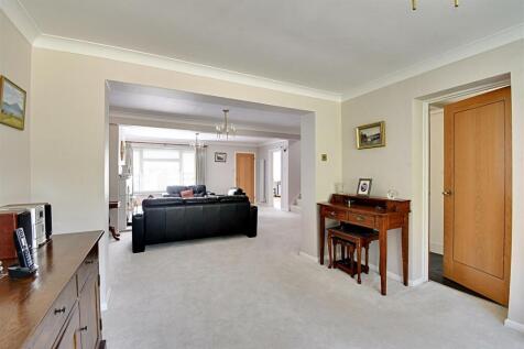 Lounge-4.jpg