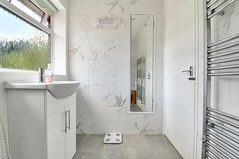 Shower Room 2.jpg