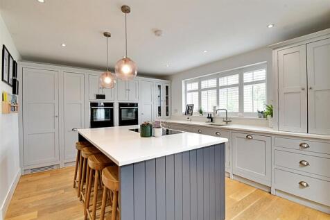Kitchen 1.jpg