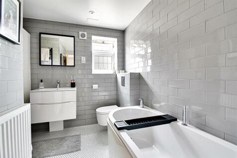 Bathroom 1.jpg