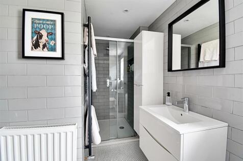 Bathroom 3.jpg