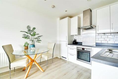 Kitchen 2.jpg