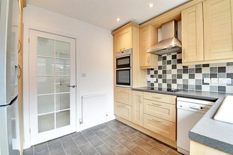 Kitchen 2.jpg