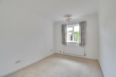 Bedroom 2_1.jpg