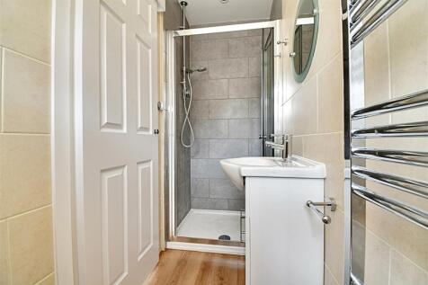 Ensuite 1.jpg