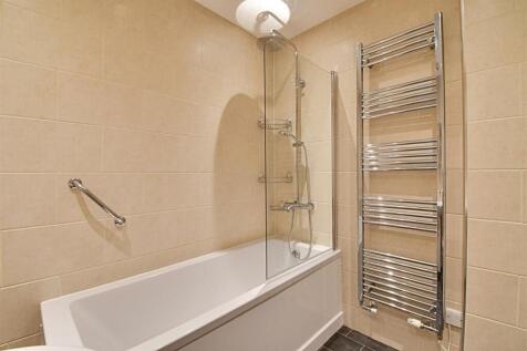 Bathroom 2.jpg