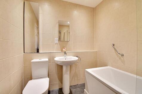 Bathroom 3.jpg