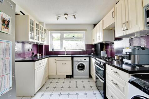 Kitchen 1.jpg