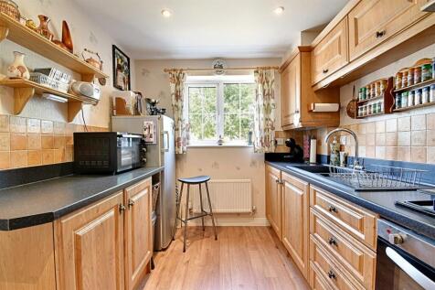 Kitchen 1.jpg