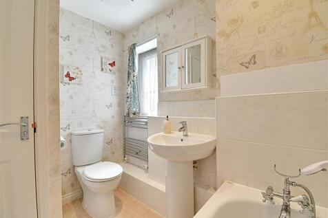 Bathroom 2.jpg