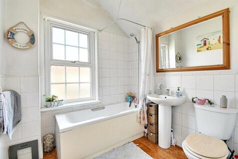 Bathroom.jpg