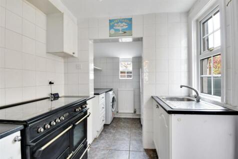 Kitchen 1.jpg