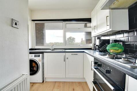 Kitchen 1.jpg
