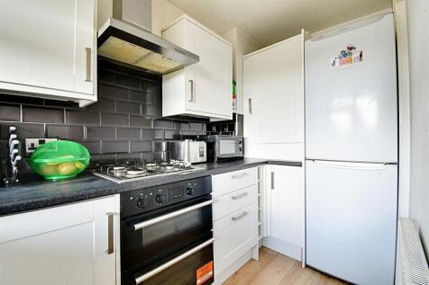 Kitchen 2.jpg