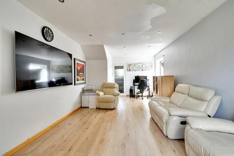 Lounge 2.jpg