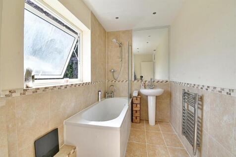 Bathroom 1.jpg