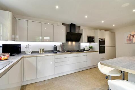 Kitchen 3.jpg