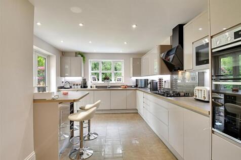 Kitchen 1.jpg