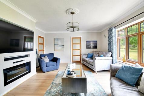 Lounge 2.jpg