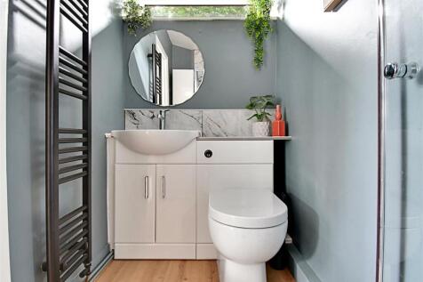 Ensuite 1.jpg