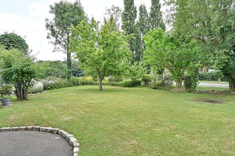 Front Garden 1.jpg