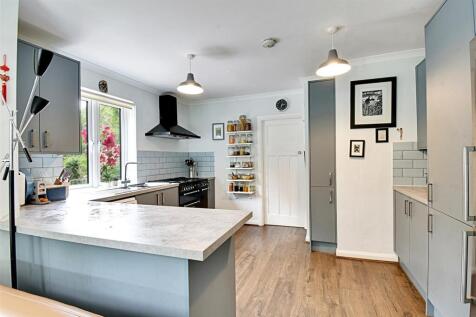Kitchen 1.jpg