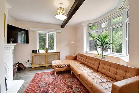 Lounge 3.jpg